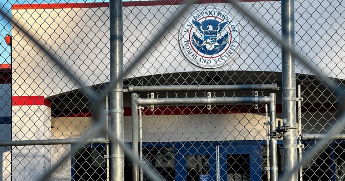 ‘Billion dollar border industrial complex’ blossoms under Trump’s deportation program