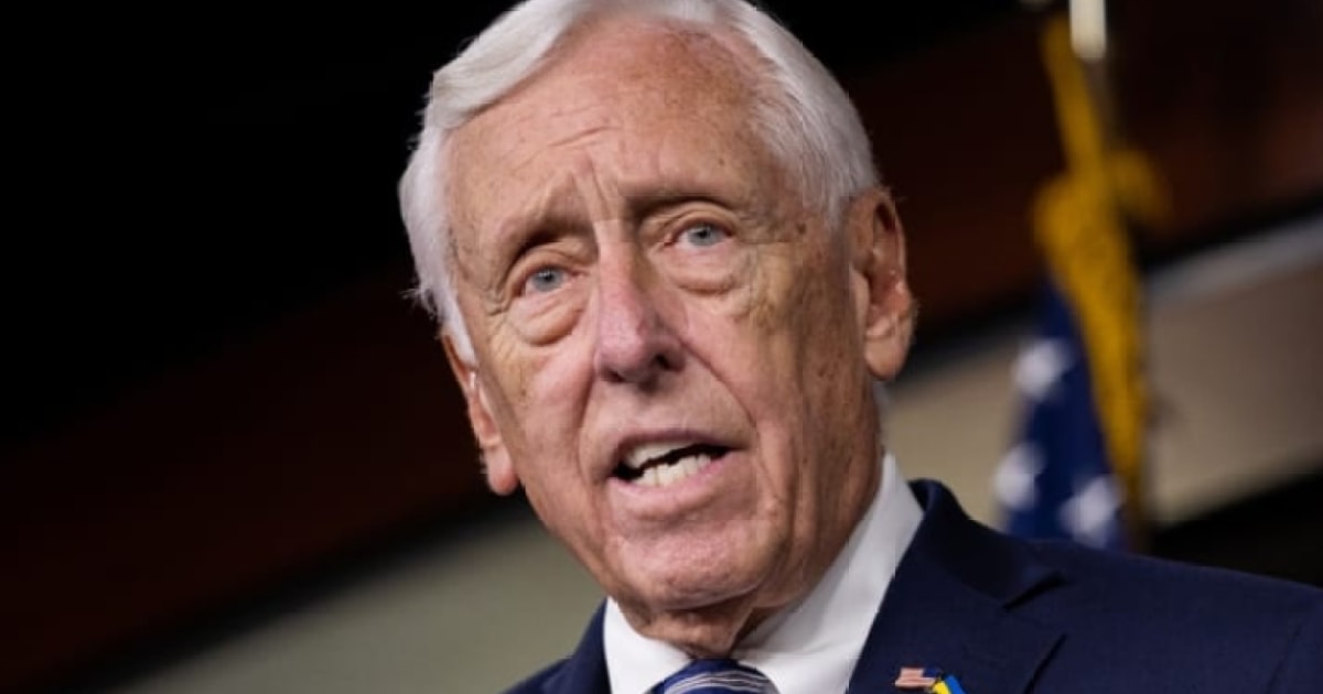 Former 'Jeopardy!' contestant challenges Rep. Hoyer, emphasizing age difference