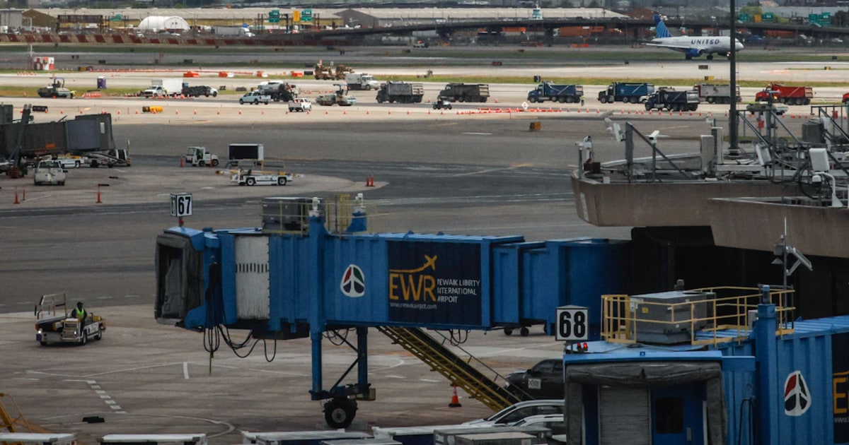 Radar screens at Newark Airport go dark for 90 seconds overnight