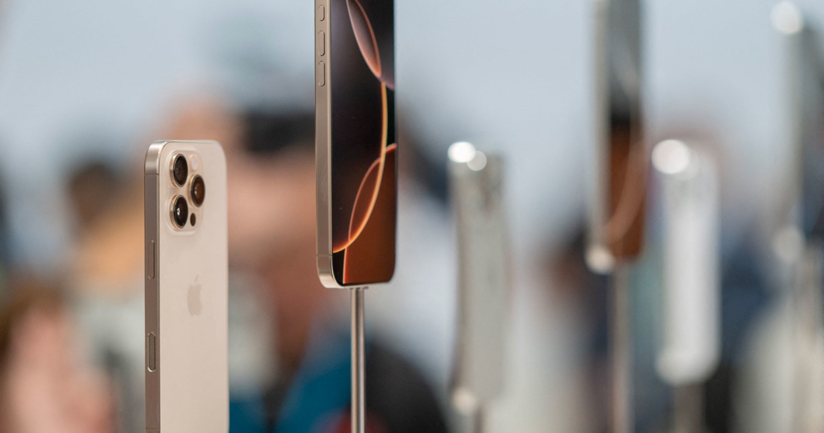 トランプは、Appleを超えてスマートフォンの関税を拡大すると脅しています