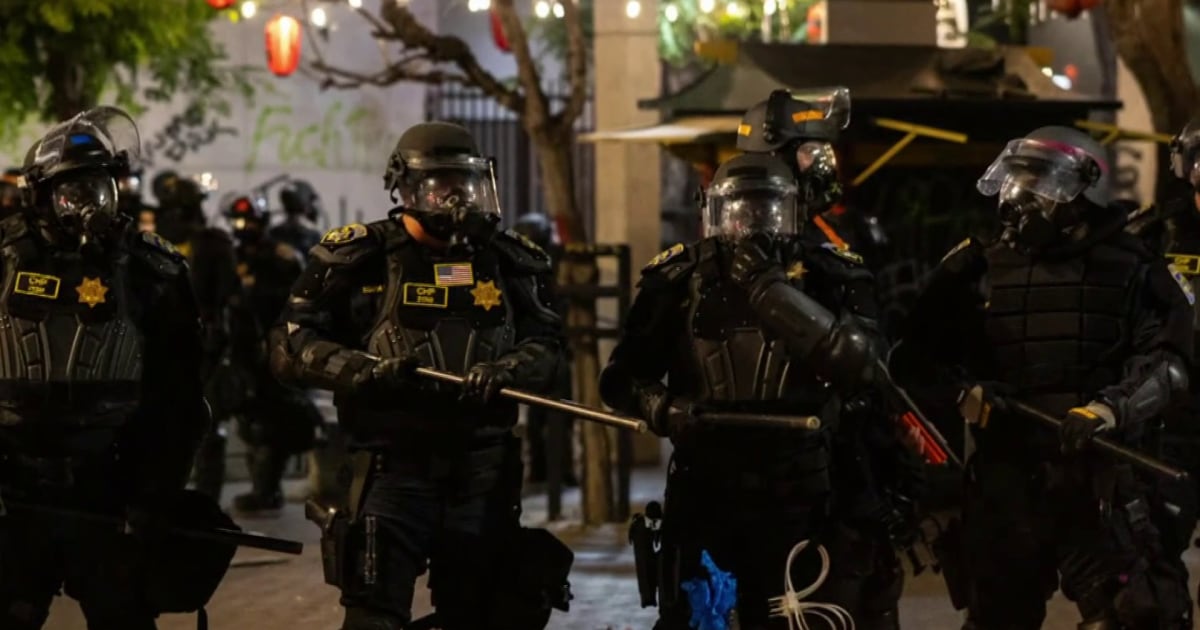 Trump mobilizes Marines to ‘protect’ and ‘transport’ ICE agents in Los Angeles