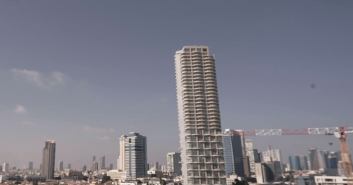 Sirens sound in Tel Aviv, officials give all clear minutes later