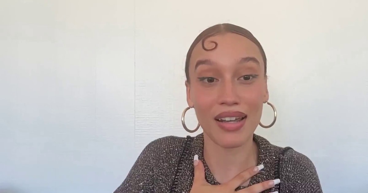 Nezza defends performing national anthem in Spanish at Dodger Stadium