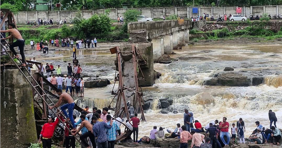 Bridge collapse in India leaves 2 people dead, multiple injured