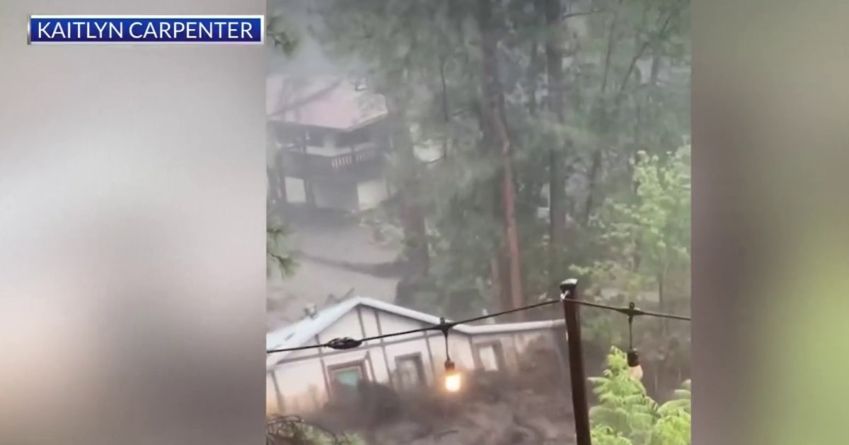 Devastating flash floods kill 3 in New Mexico, sweep away homes