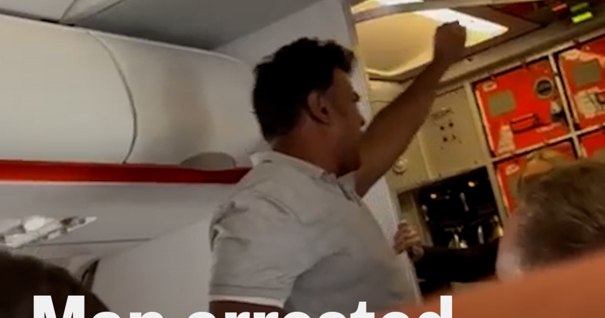 Man arrested after making a bomb threat on plane to Scotland