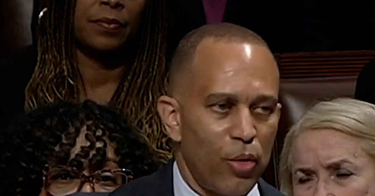 Jeffries shades Rep. Elise Stefanik for pledging "fealty to the wannabe king"