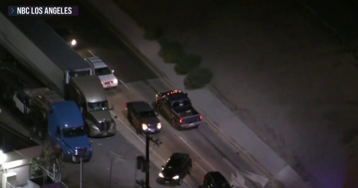 Police searching for two carjacking suspects following wild and ...