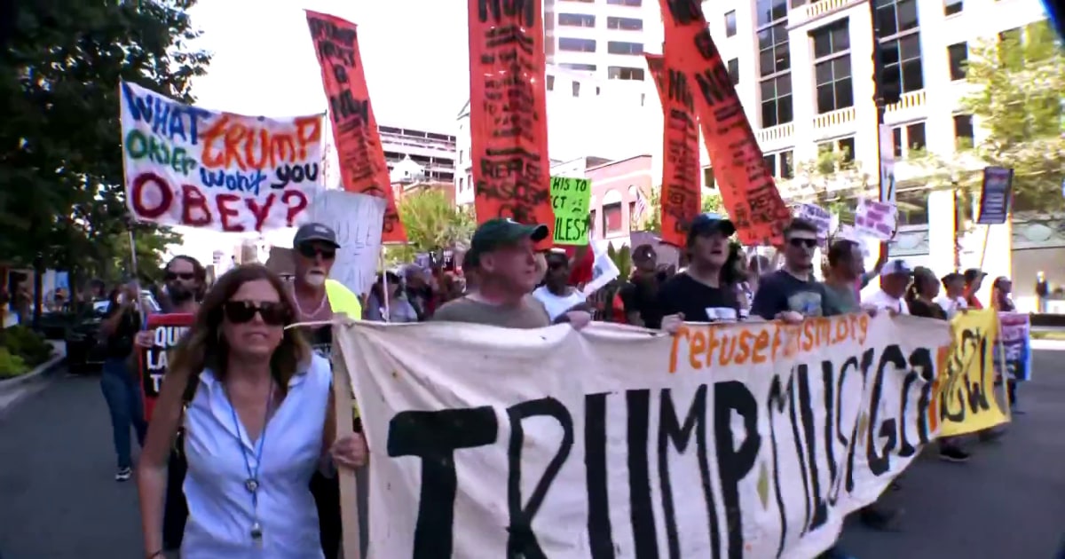 Las protestas continúan en DC como Trump Admin. acepta mantener al jefe de policía tras una demanda
