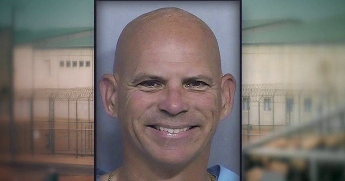 Lyle Menendez argues for parole, a day after his brother was denied