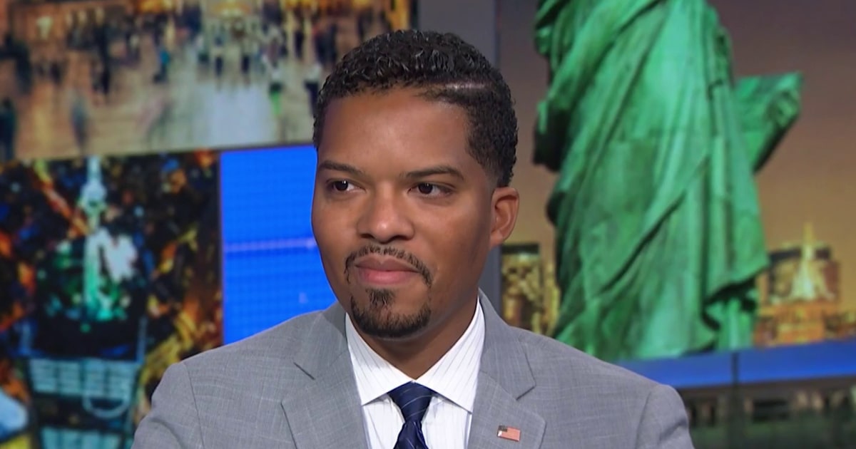 Connecticut lawmaker says he faced lynching threats after ICE wrongly suggested he doxxed agents