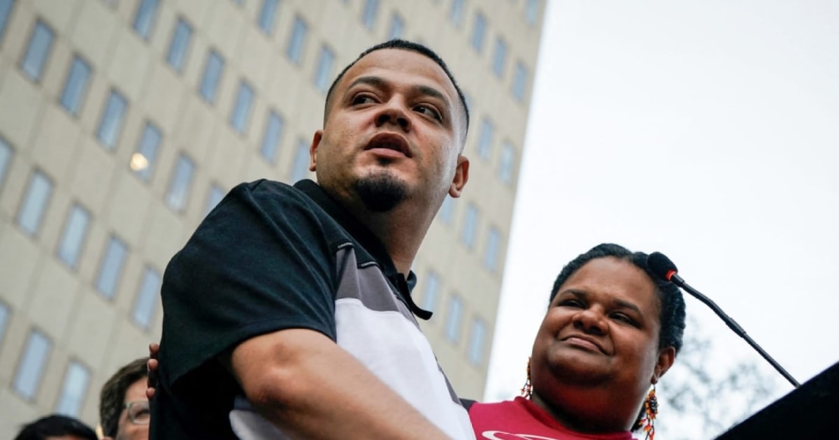 Abrego Garcia in ICE custody as his lawyer pushes for alternative to deportation to Uganda
