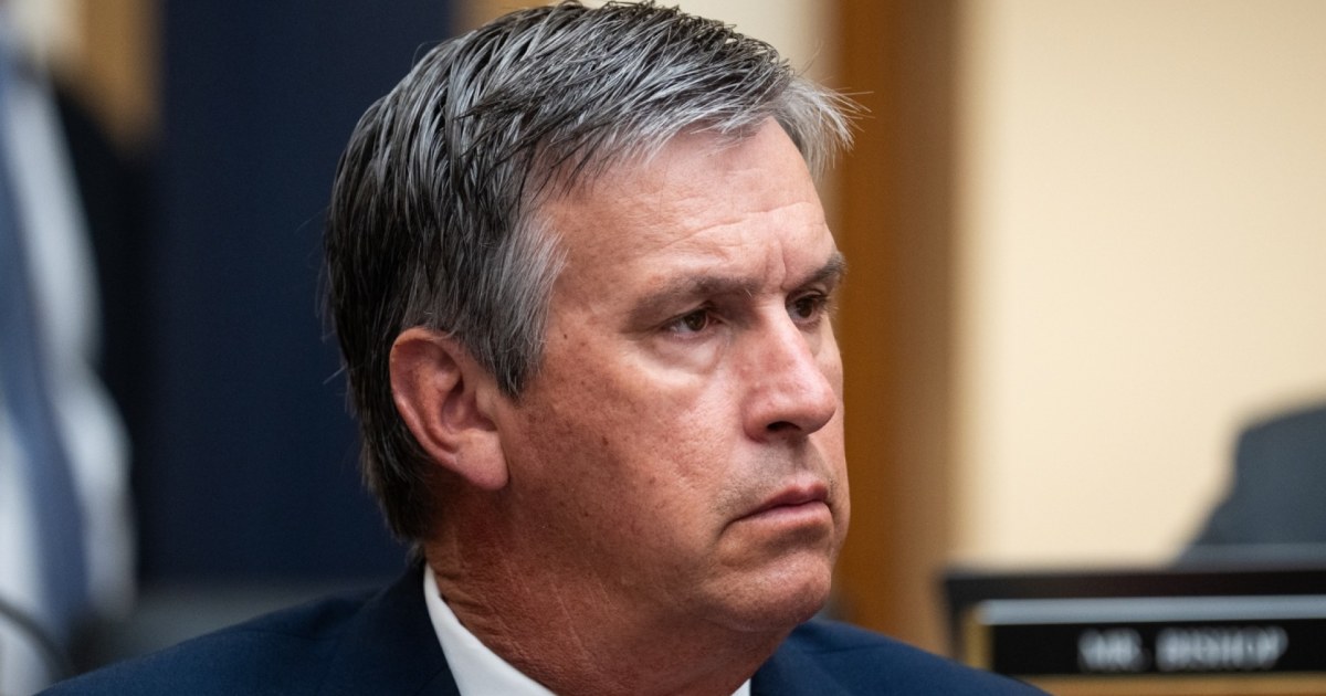 
                            'Who pays the tariffs?' Furious constituents grill GOP House member, causing him to leave