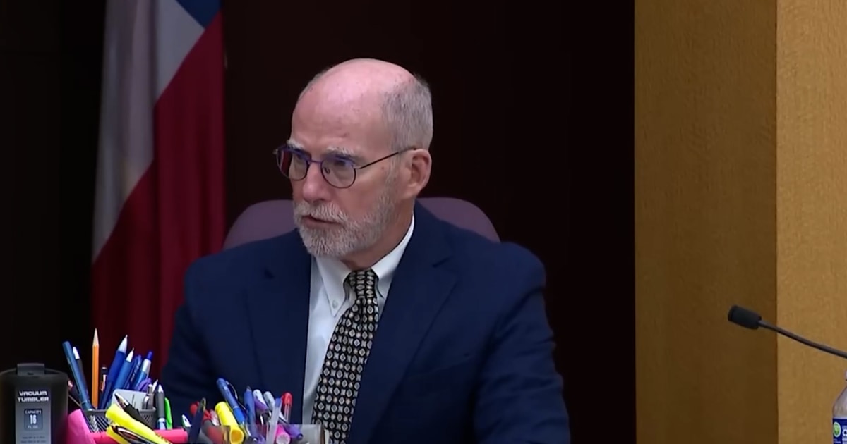 Jay Roth Judge Judge misreads guilty verdict before correction in Fulton County courtroom