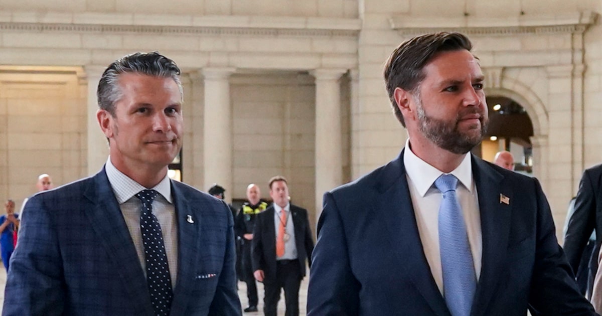 Vance and Hegseth heckled meeting National Guard in D.C.