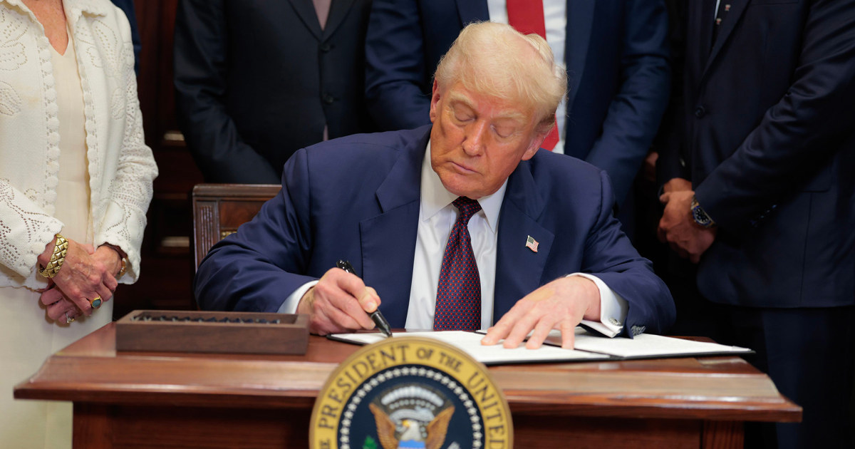 Trump signs executive order on creating Olympics task force