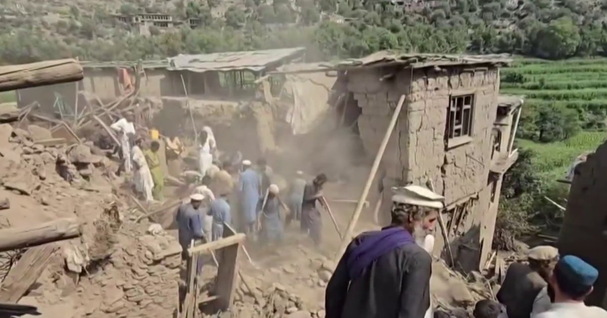 At least 800 dead after the Afghanistan earthquake