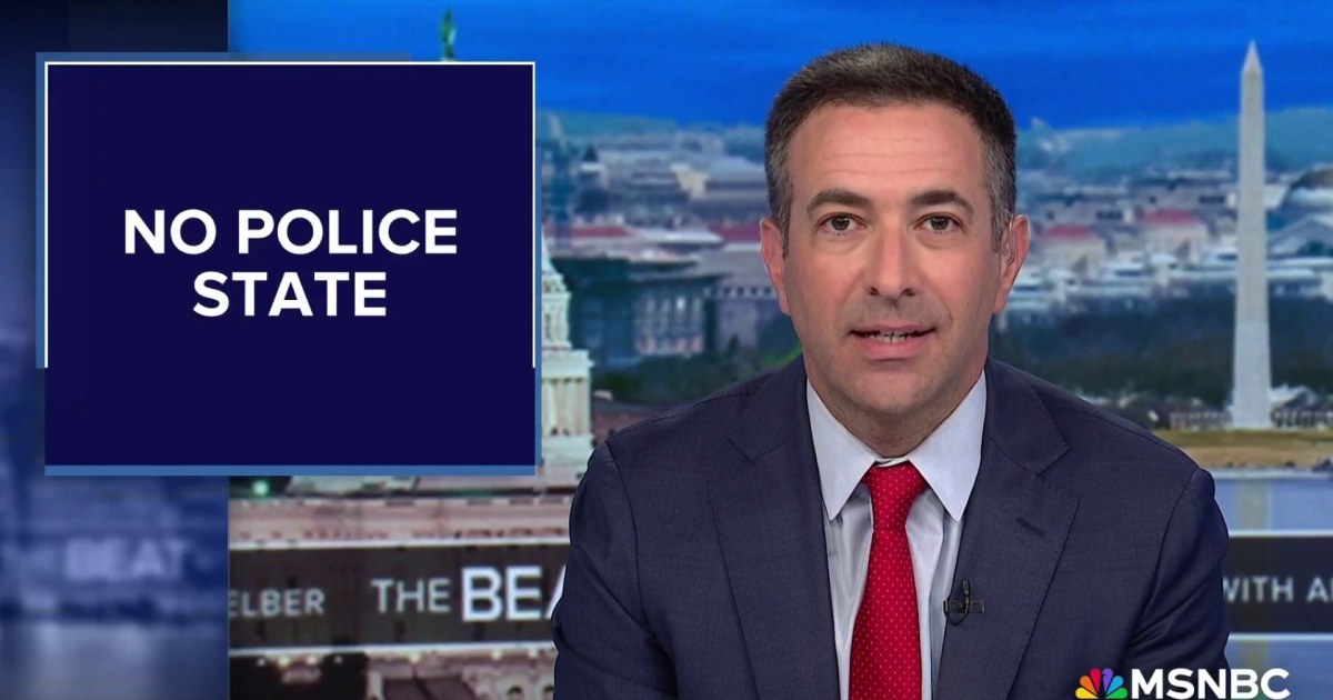 トランプは、ナットで「警察国家」の訴訟を失います。ガード！ Ari Melberは、「違法な」スマックダウンについて報告しています