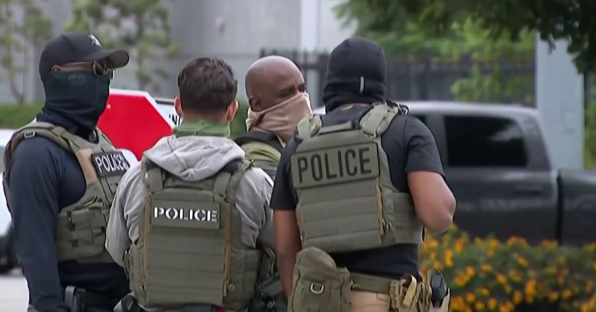 Supreme Court lifts limits on Los Angeles immigration stops