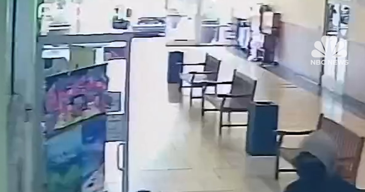 Attempted smash and grab robbery caught on camera