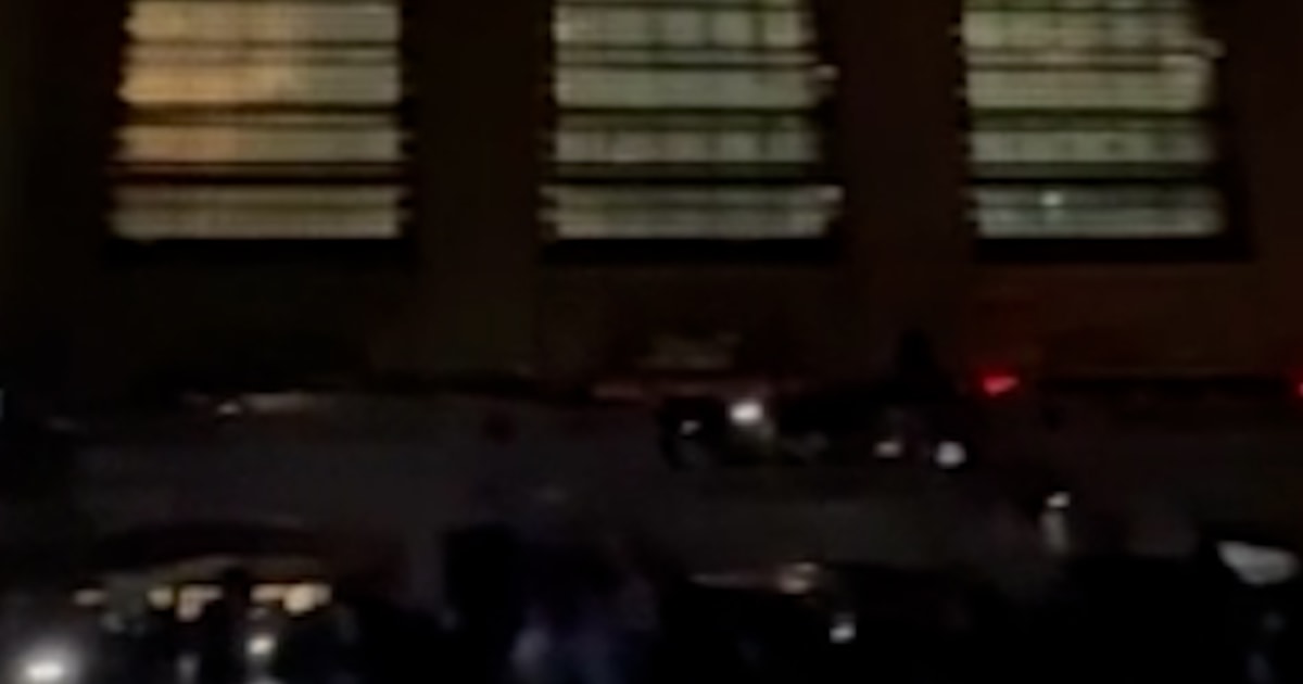 Dim Chicago Lights at Grand Central Terminal dim after power outage