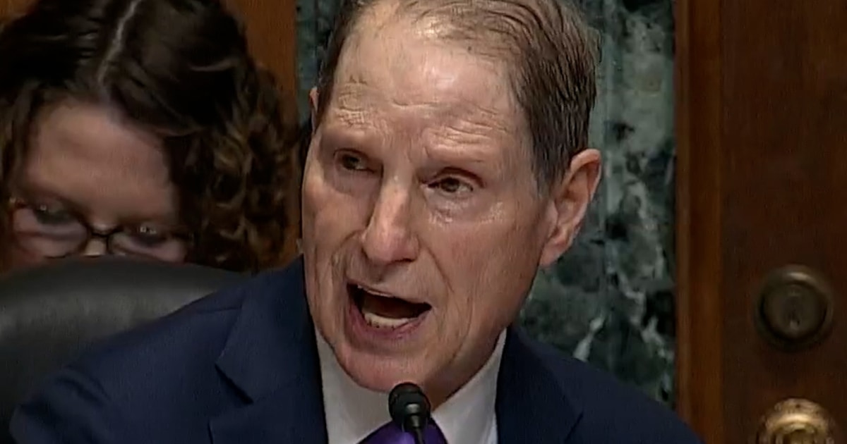 Wyden asks that RFK Jr. be sworn in, Crapo denies request