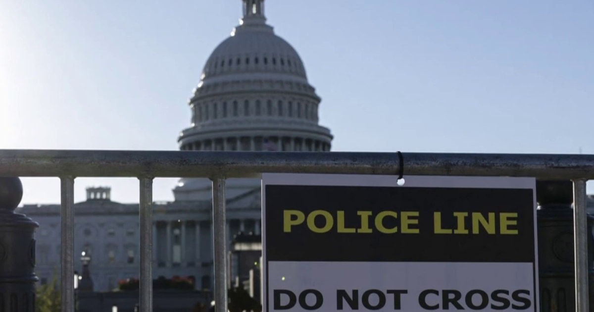 White House threatens no back pay for furloughed federal workers