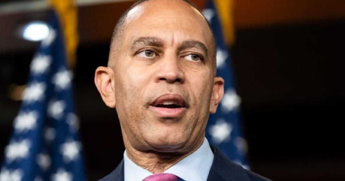 Pardoned Capitol rioter charged with threatening to kill Hakeem Jeffries