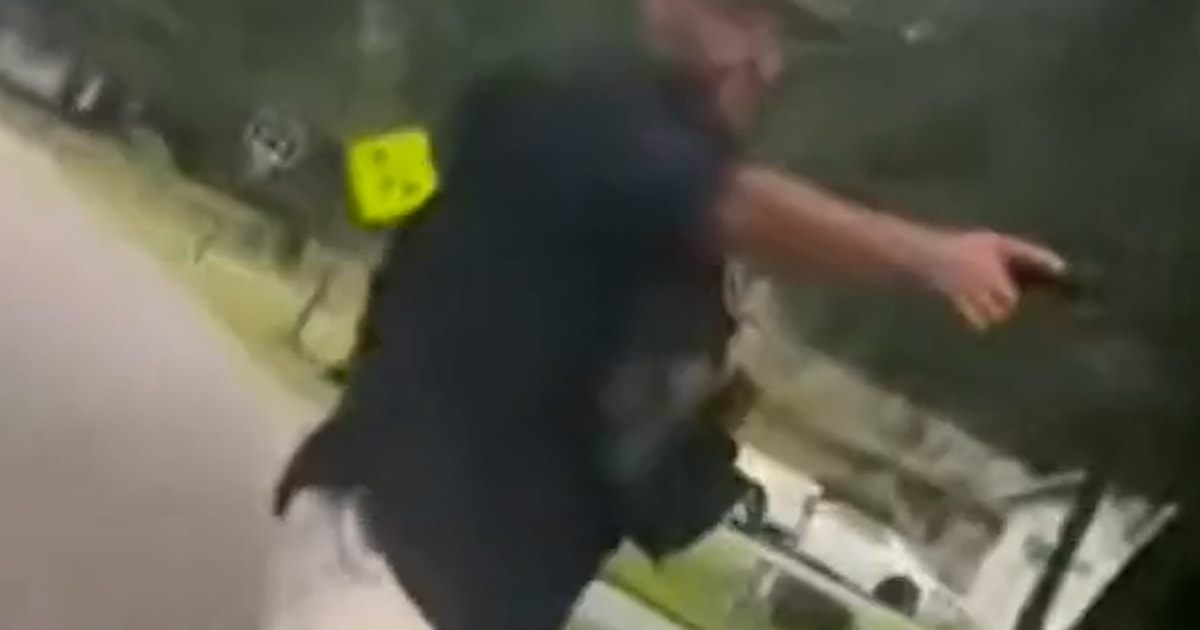 Video shows South Carolina deputy point gun at teens