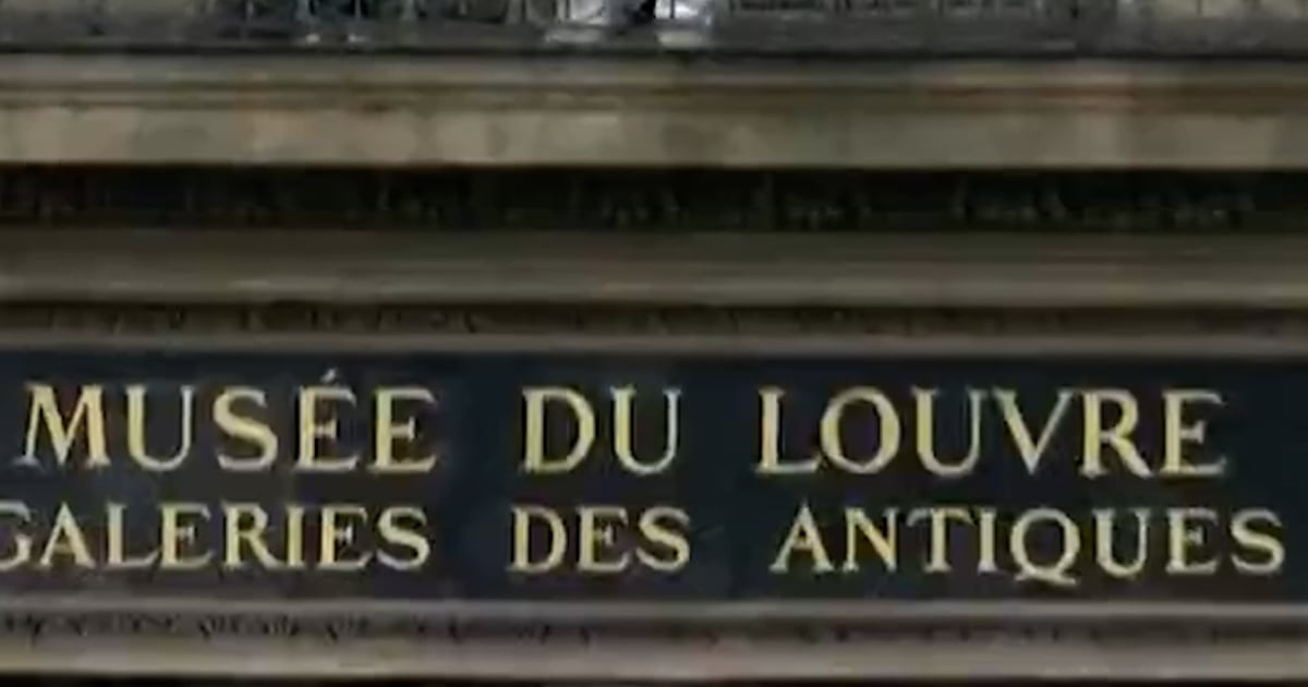 Louvre robbers swipe jewels as soon as worn by French royalty