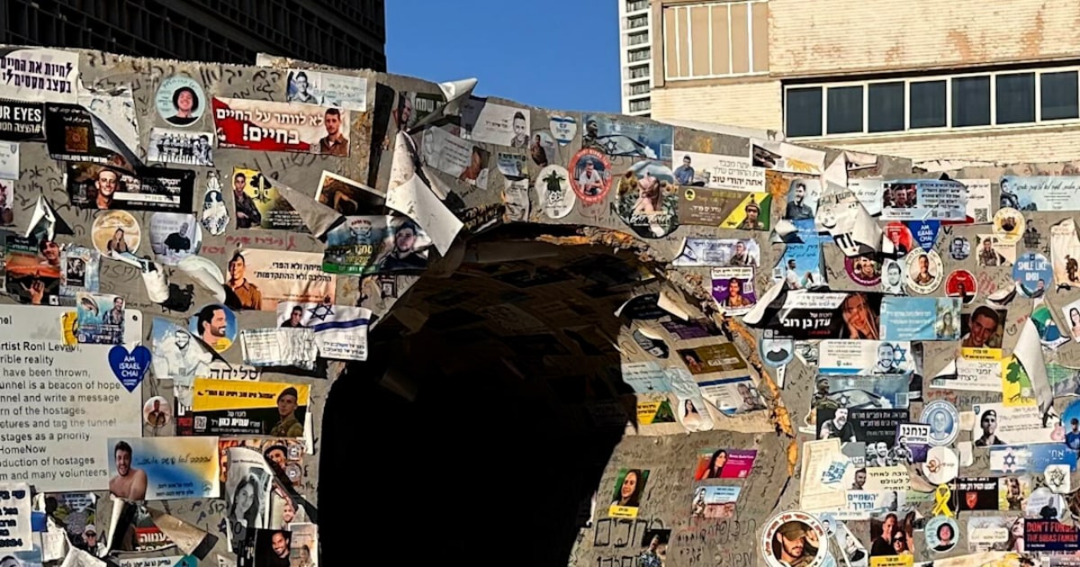 Art installation simulates Israeli hostage experience