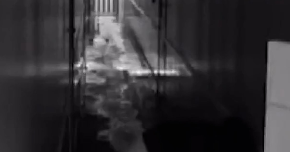 Suspect seen setting fire to Atlanta daycare center Suspect seen setting fire to Atlanta daycare center
