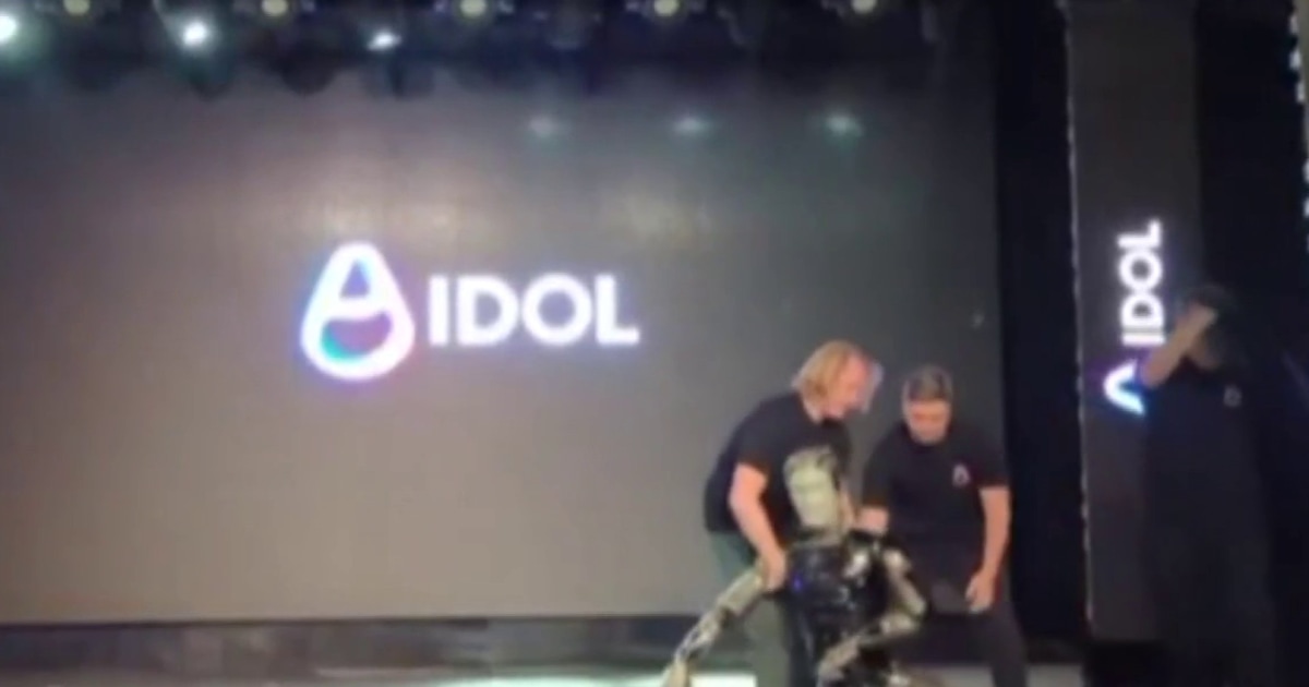 Russia's first AI humanoid robot falls on stage