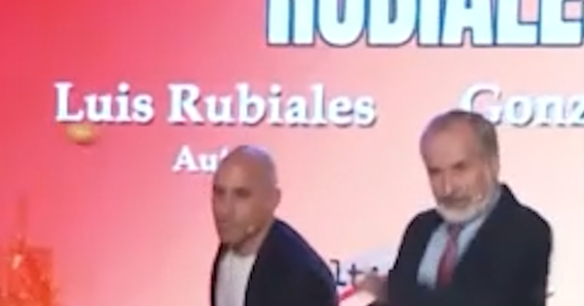 Spanish former soccer boss egged at e book launch