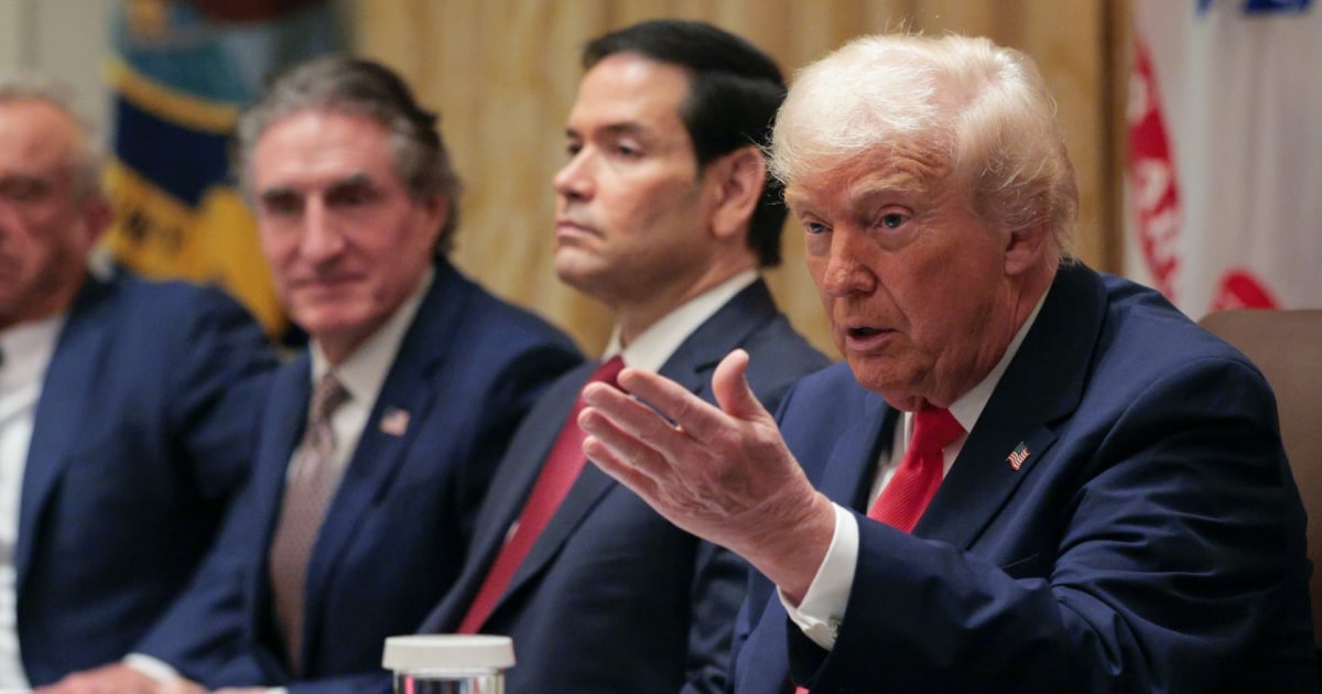 Trump calls Rep. Ilhan Omar 'garbage' during Cabinet meeting