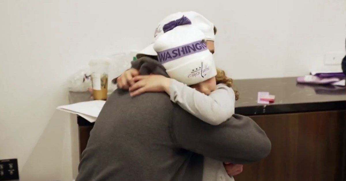 Un joueur des Capitals de Washington devient le plus grand fan d’un jeune combattant contre le cancer