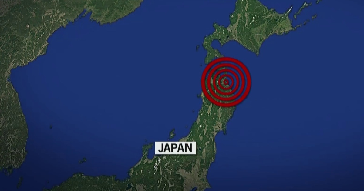 7.6-magnitude earthquake triggers tsunami warnings in Japan