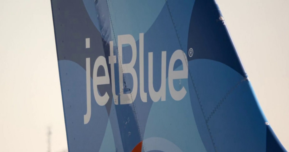 Harrowing moments between JetBlue plane and U.S. military aircraft