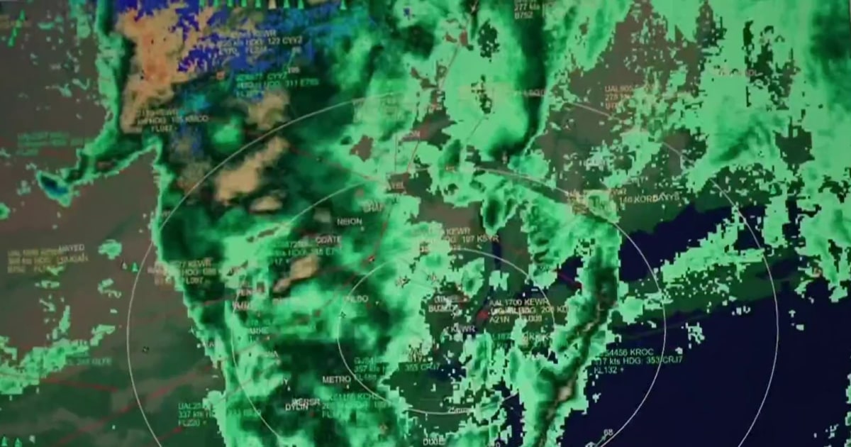 Ground stops at major airports ahead of holiday rush