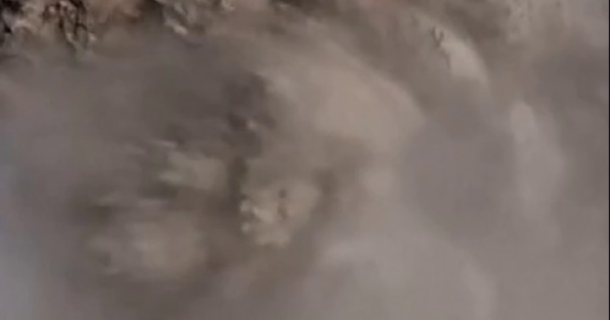 Eruption at Yellowstone geyser caught on camera