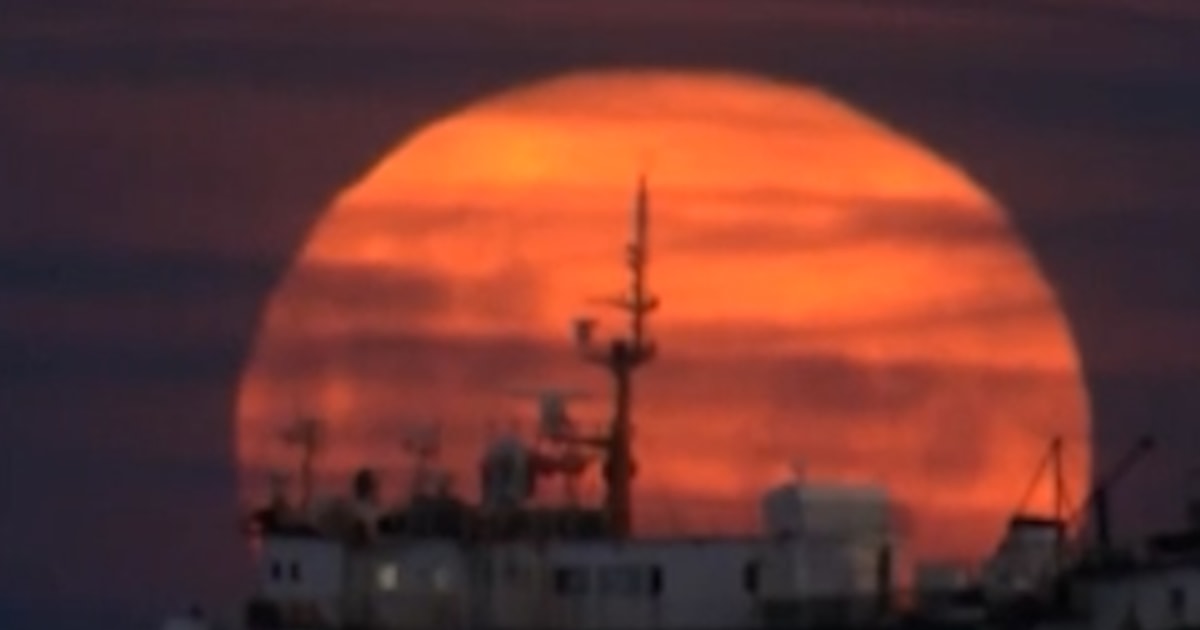 The last supermoon of 2025 rises over South America