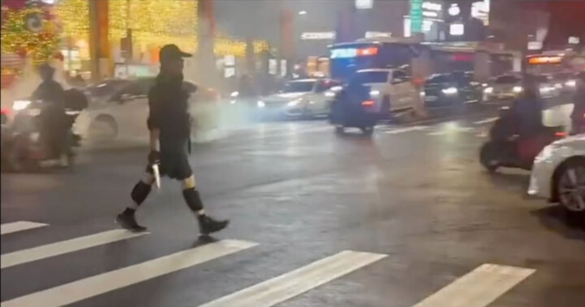 Video shows man wielding knife in Taiwan attack