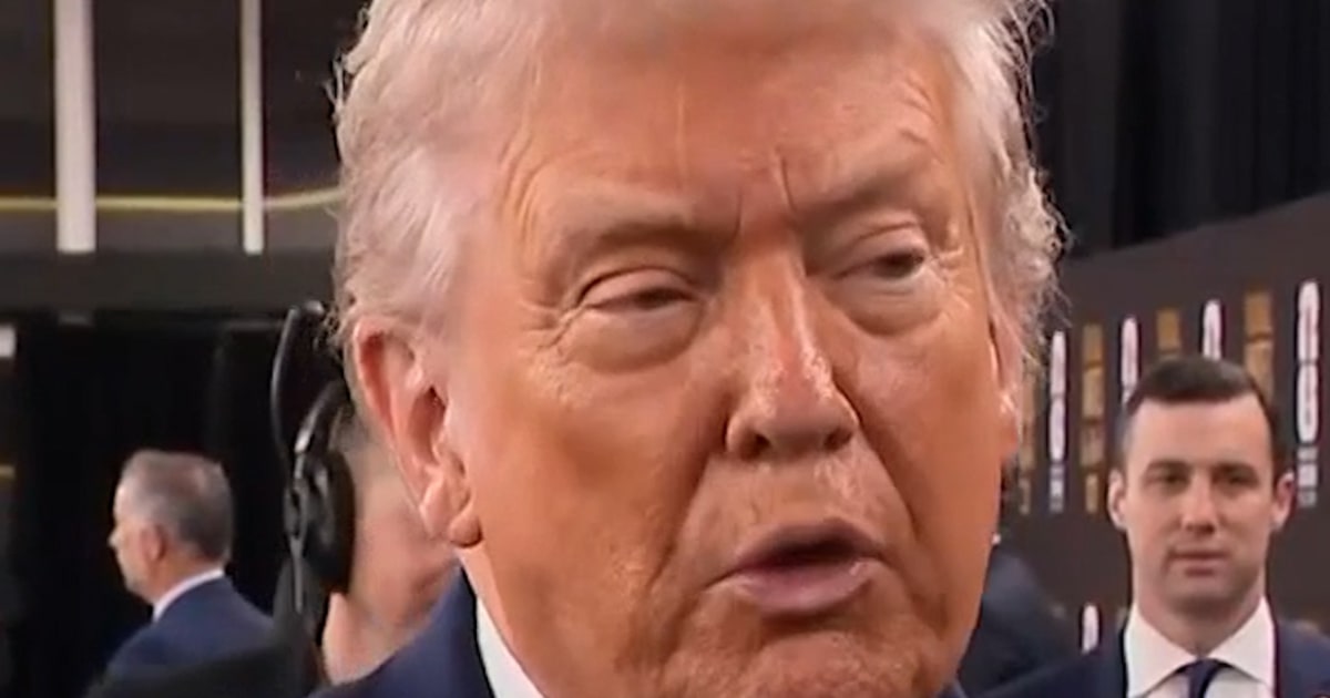 Trump speaks to reporters at World Cup draw - BERITAJA