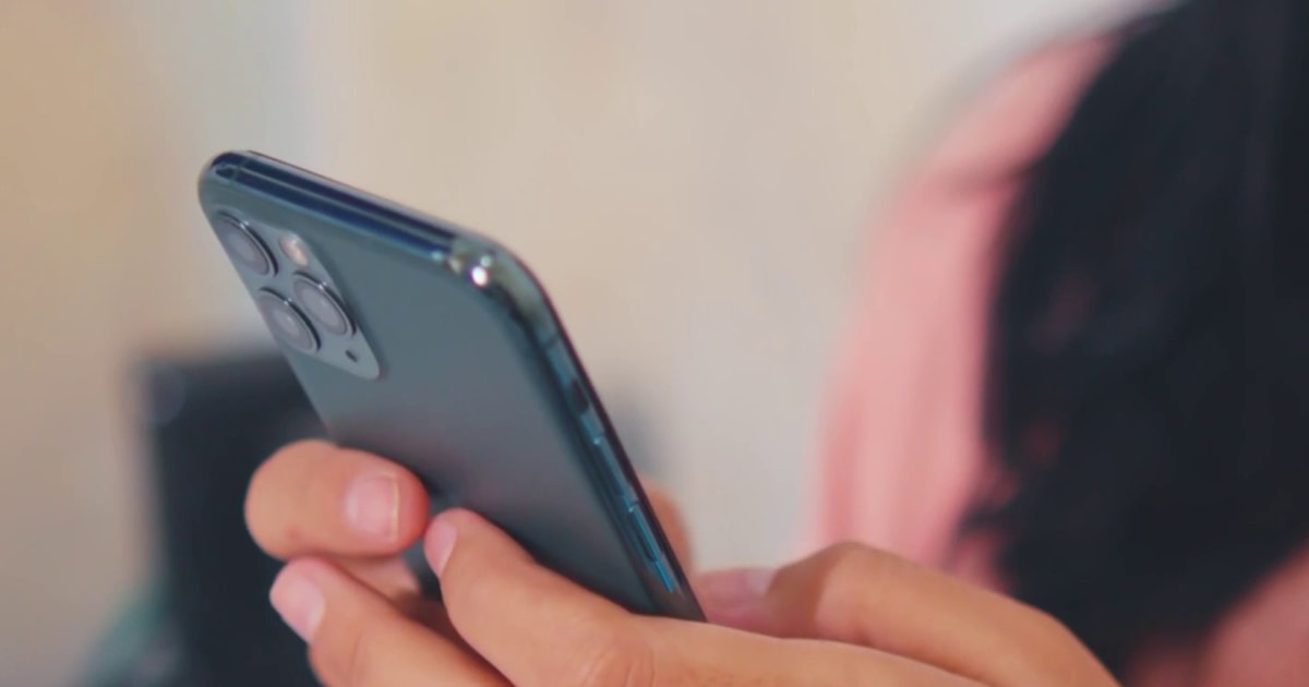 Bipartisan support grows for nationwide ban on social media for teens 