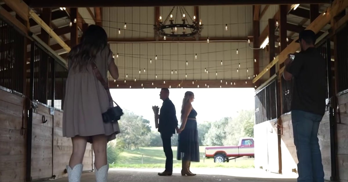 Singles meet through 'stranger sessions' photoshoots