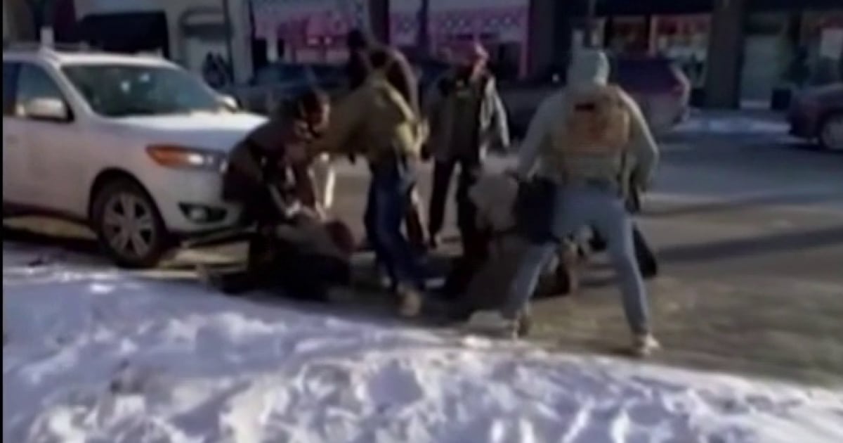 Video shows moments before man is fatally shot by federal officers in Minneapolis