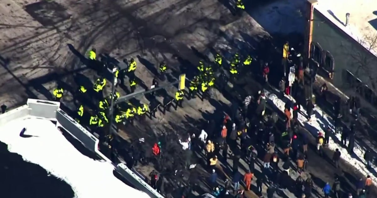 Trump administration defends shooting of Minneapolis man by federal agents