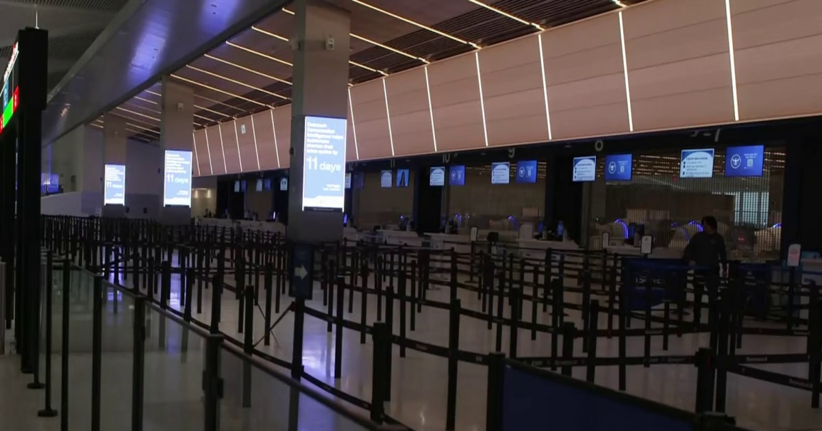 Thousands of flights disrupted by massive winter storm