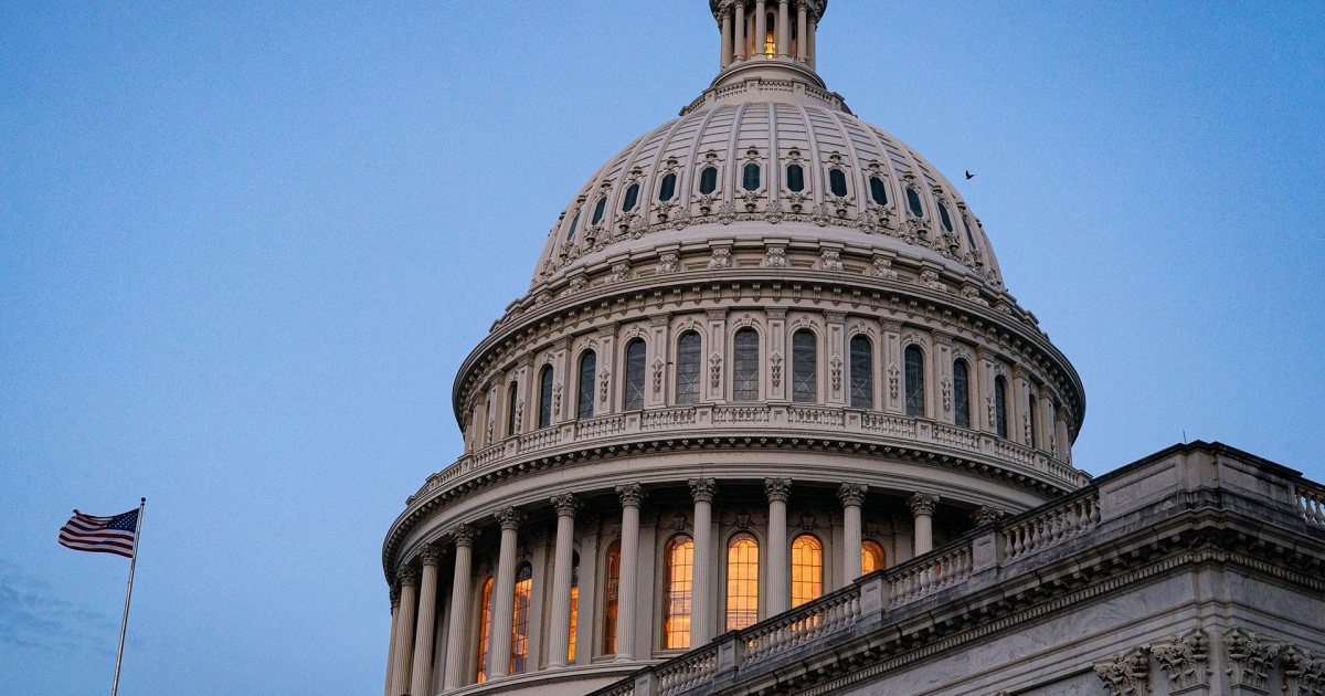 White House strikes deal with Democrats to avert government shutdown White House strikes deal with Democrats to avert government shutdown