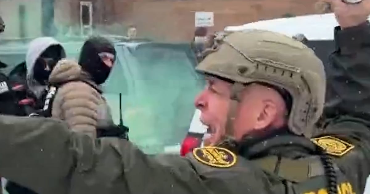 Border Patrol chief throws gas at Minneapolis protesters